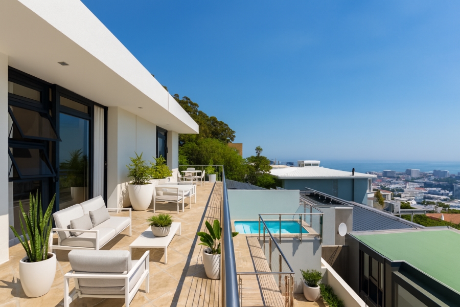 3 Bedroom Property for Sale in Green Point Western Cape